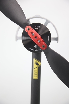 農業部門 高速で消毒液を搭載した農業用ドローンを噴霧する