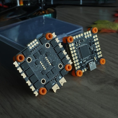 FC ESC スタック飛行制御機と Fpv UAV ドローンアクセサリーのための ESC 50af7 V2