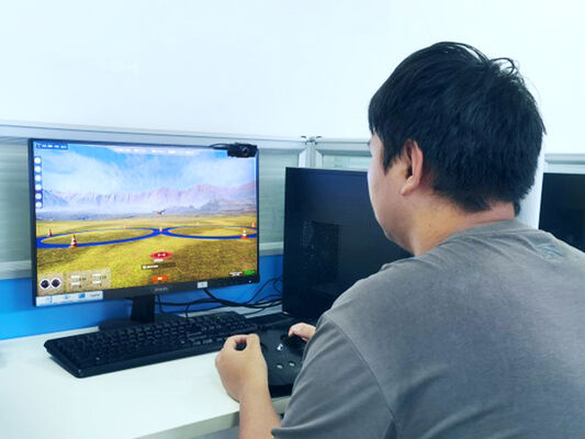 オンライン・シミュレーション・フライト・AI駆動自動評価と30の包括的な訓練モジュールを持つ農業スプレードローン