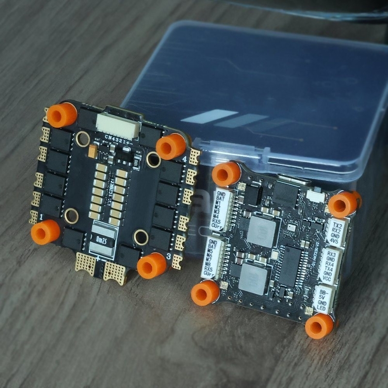 FC ESC スタック飛行制御機と Fpv UAV ドローンアクセサリーのための ESC 50af7 V2